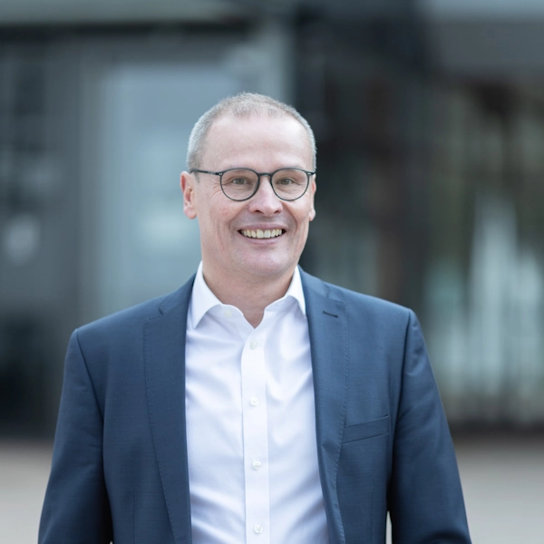 Portraitbild Bürgermeister Stefan Ding